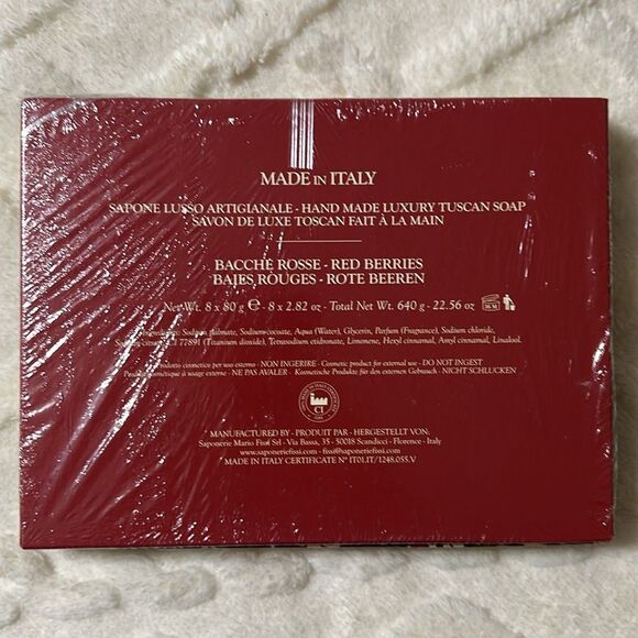 Saponerie Fissi Triple Milled Hand Soap Set of 8 Merry Christmas Red Berries - Picture 2 of 7